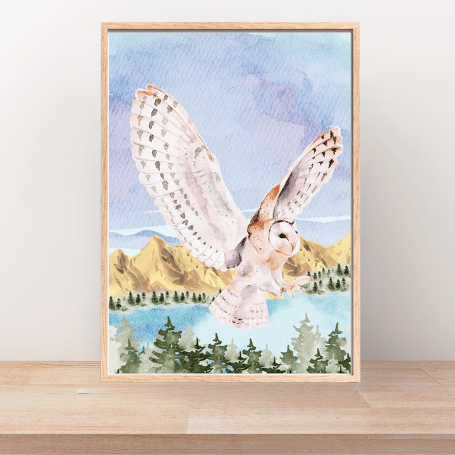 Impression d'Art Chouette Harfang en Vol dans la Forêt / Snowy Owl Flying Through Forest Art Print – Majestic Winter Sky Decor ( Serie 2 )