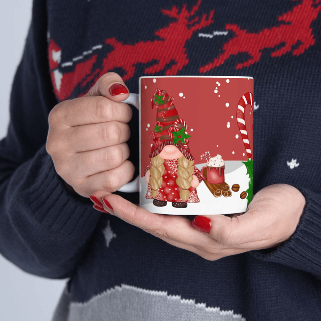 Red Candy Cane Christmas gnomes Accent Coffee Mug, 11oz / Mug de Noël avec Gnomes et Canne en Sucre Rouge, 11oz