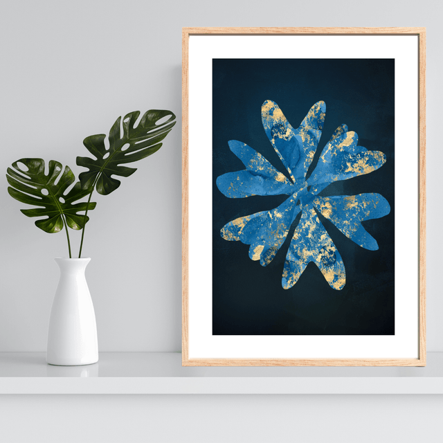 Impression Feuille Bleue et Or sur Fond Bleu Foncé - Décoration Moderne / Blue and Gold Leaf on Dark Blue Background Art Print - Modern Wall Decor
