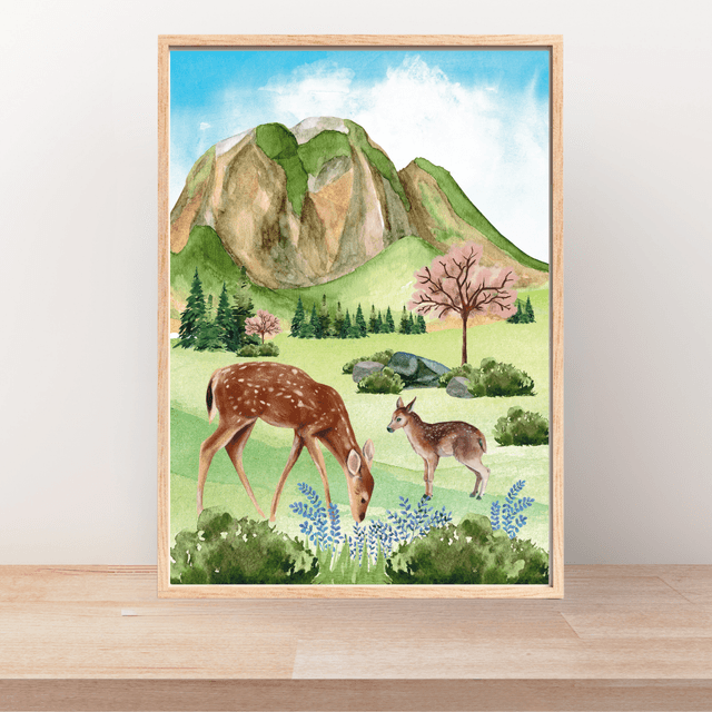 Impression Cerfs Mangeant de l'Herbe dans la Forêt - Art Paysage / Deer Grazing in Forest with Mountain View - Wildlife Landscape Art Print
