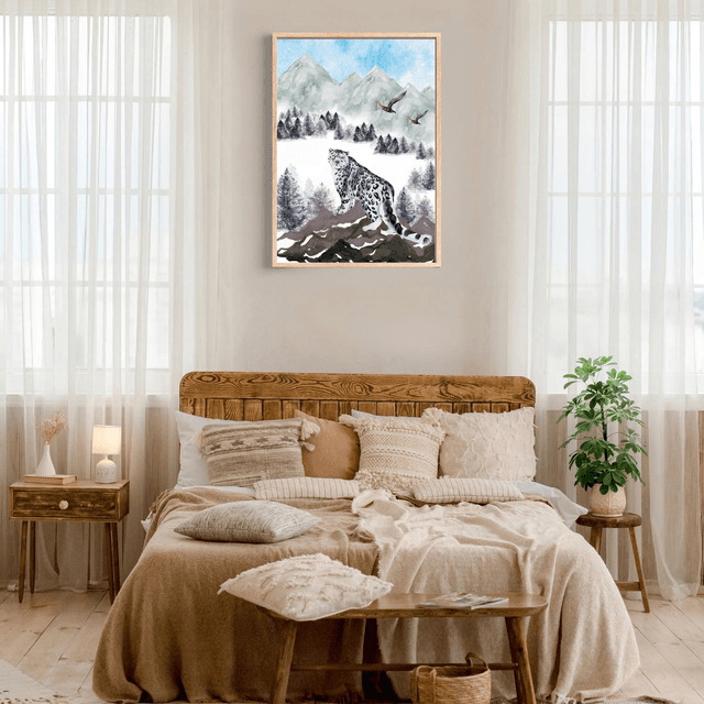Impression de Léopard des Neiges sur une Montagne / Snow Leopard on Mountain Art Print: Décoration Murale Silent Majesty