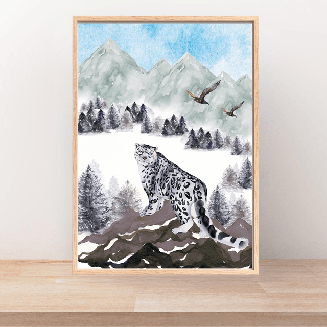Impression de Léopard des Neiges sur une Montagne / Snow Leopard on Mountain Art Print: Décoration Murale Silent Majesty