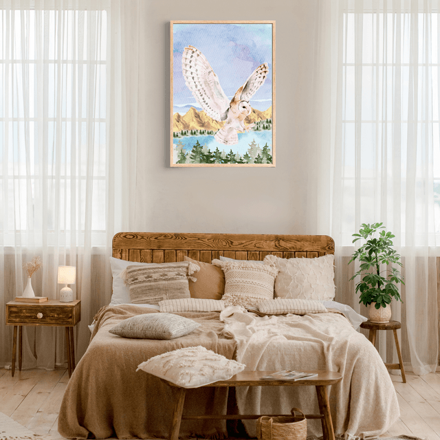 Impression d'Art Chouette Harfang en Vol dans la Forêt / Snowy Owl Flying Through Forest Art Print – Majestic Winter Sky Decor ( Serie 2 )